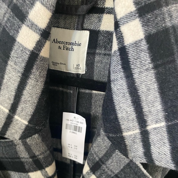 Wrap coat - Picture 3 of 3